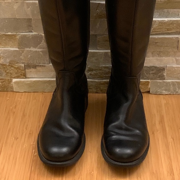 UGG Black Leather Knee-High Seldon Boots - Picture 6 of 10